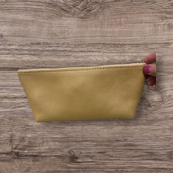 🦄 Portland Leather Utility Pouch in Champagne! - Picture 1 of 6